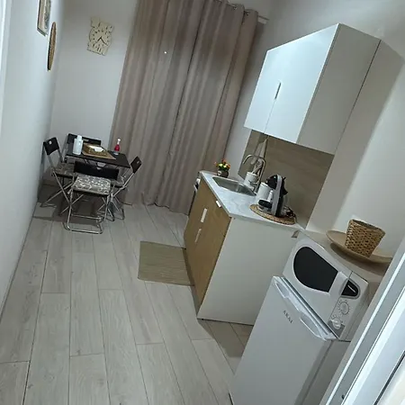 House Mari 招待所 卡塔尼亚