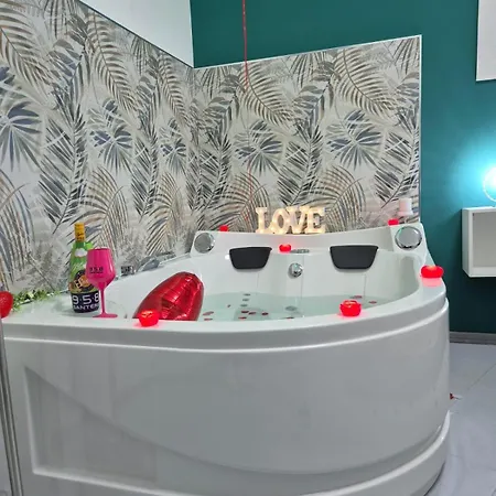 House Mari 招待所 3*