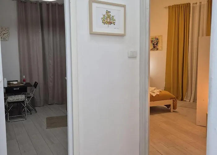 House Mari Πανσιόν 4*